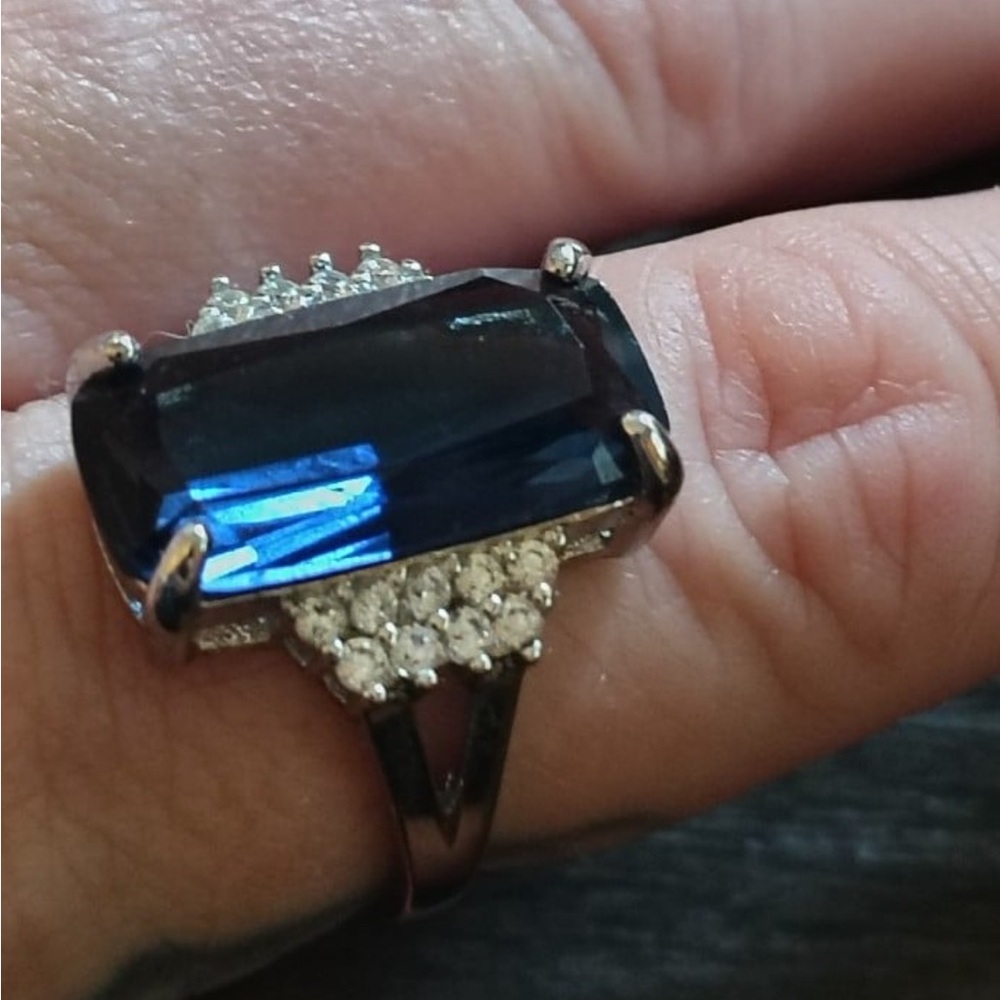 sapphire colored ring  925 stamped size 9
